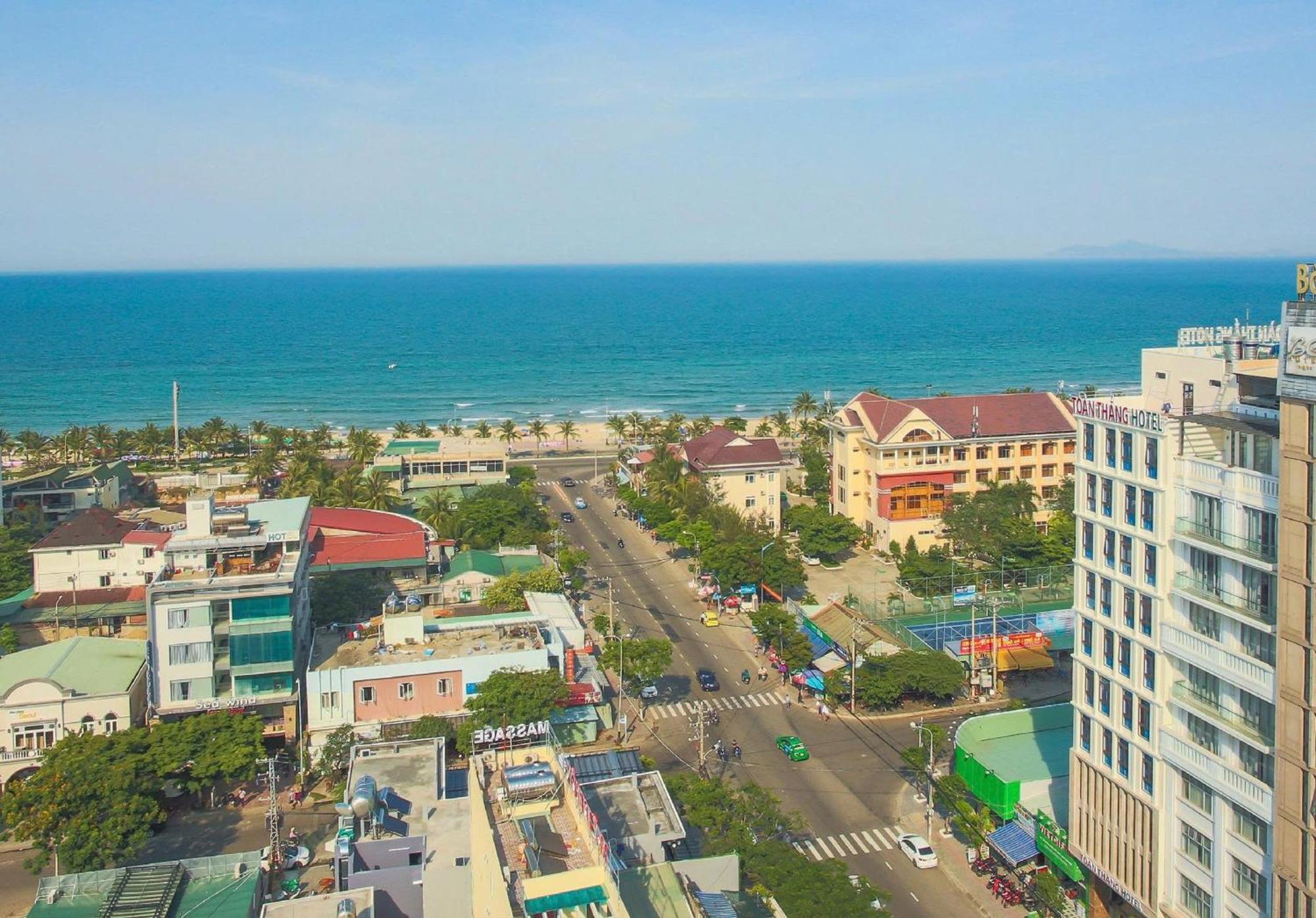 Toan Thang Beach Hotel Danang Exterior photo