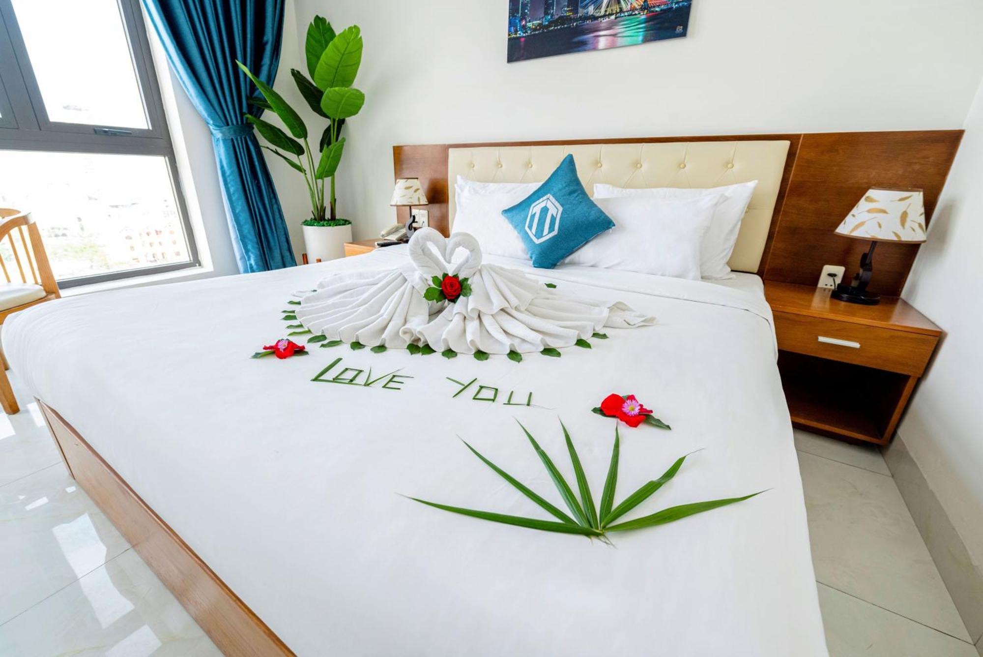 Toan Thang Beach Hotel Danang Exterior photo