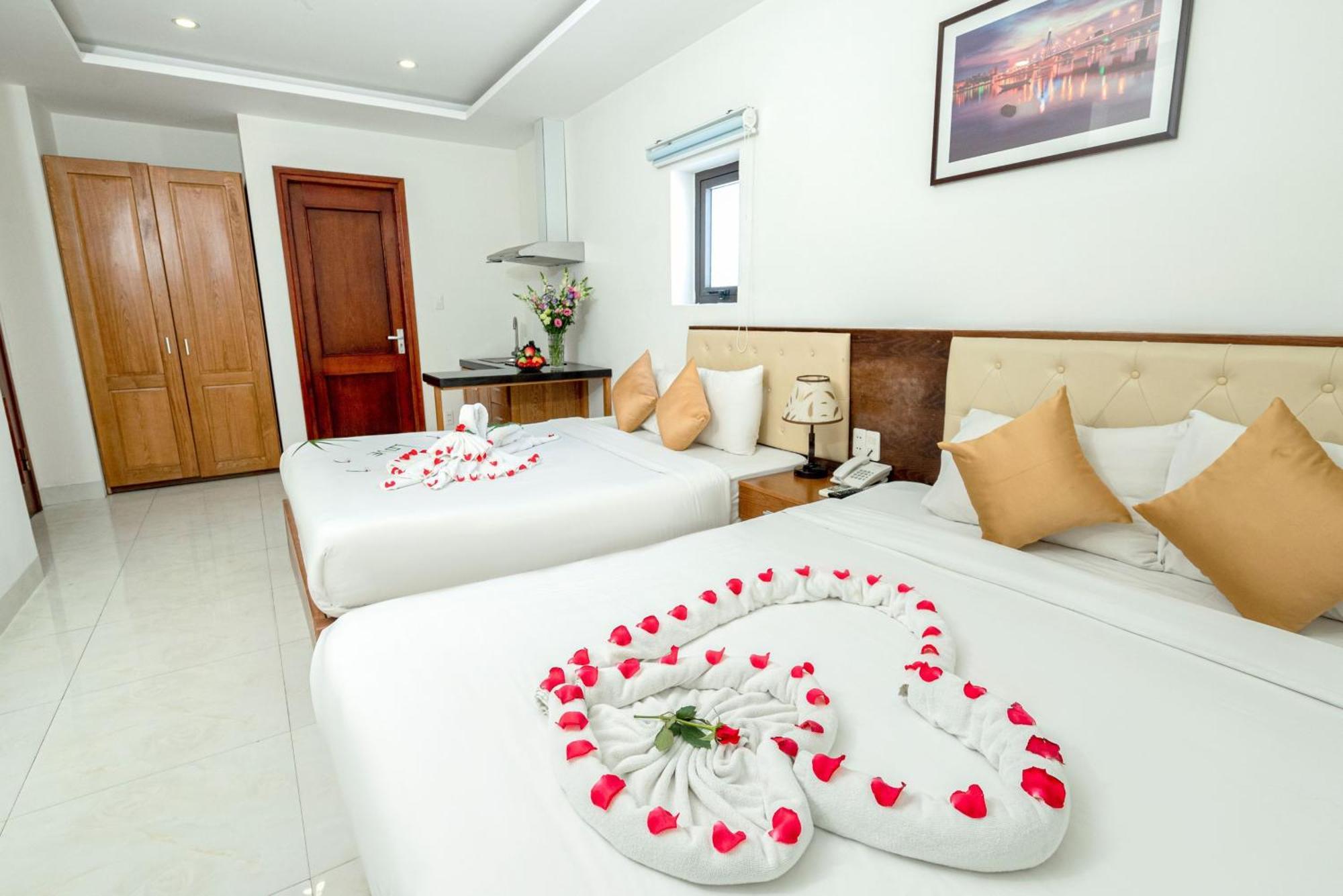 Toan Thang Beach Hotel Danang Exterior photo