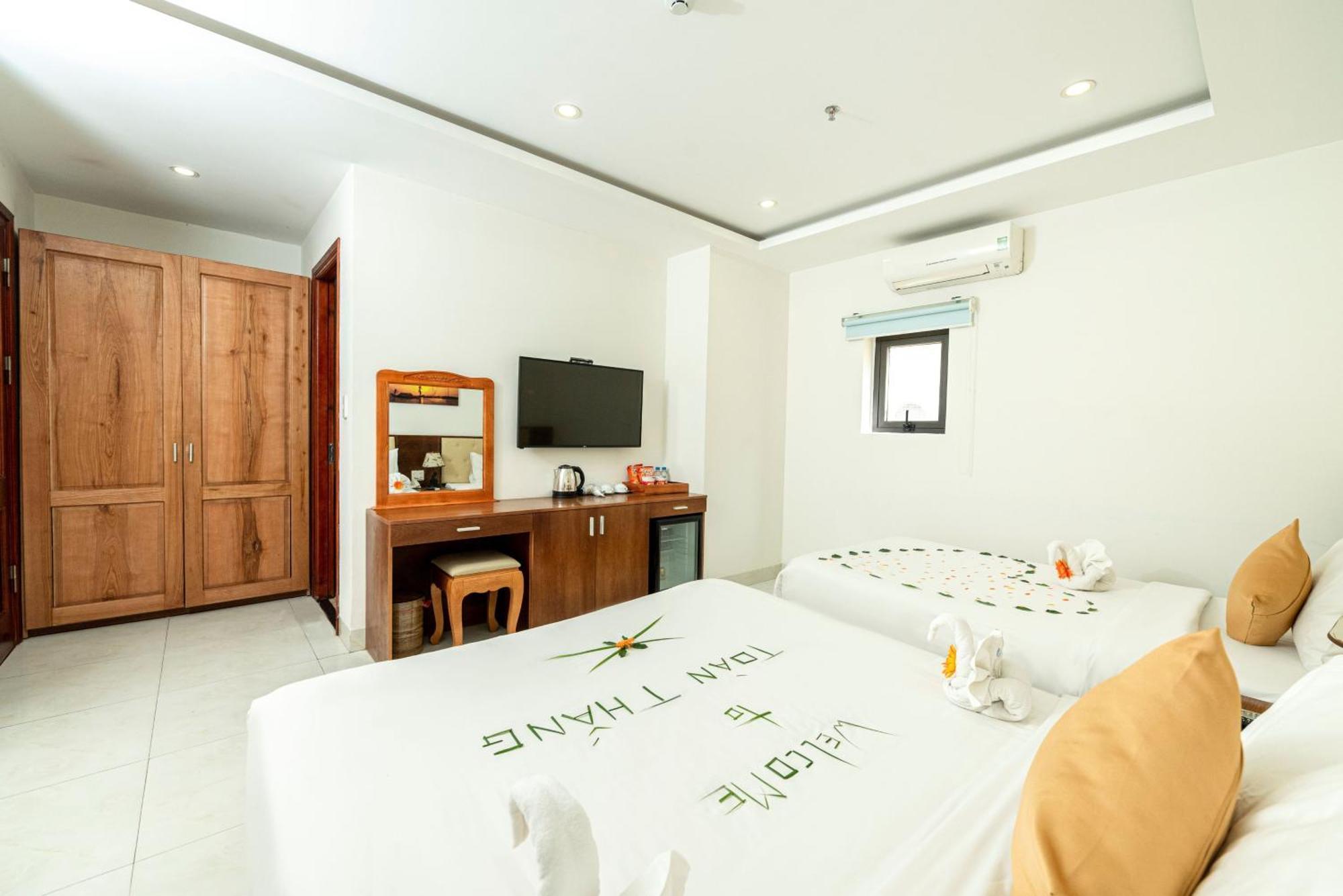Toan Thang Beach Hotel Danang Exterior photo